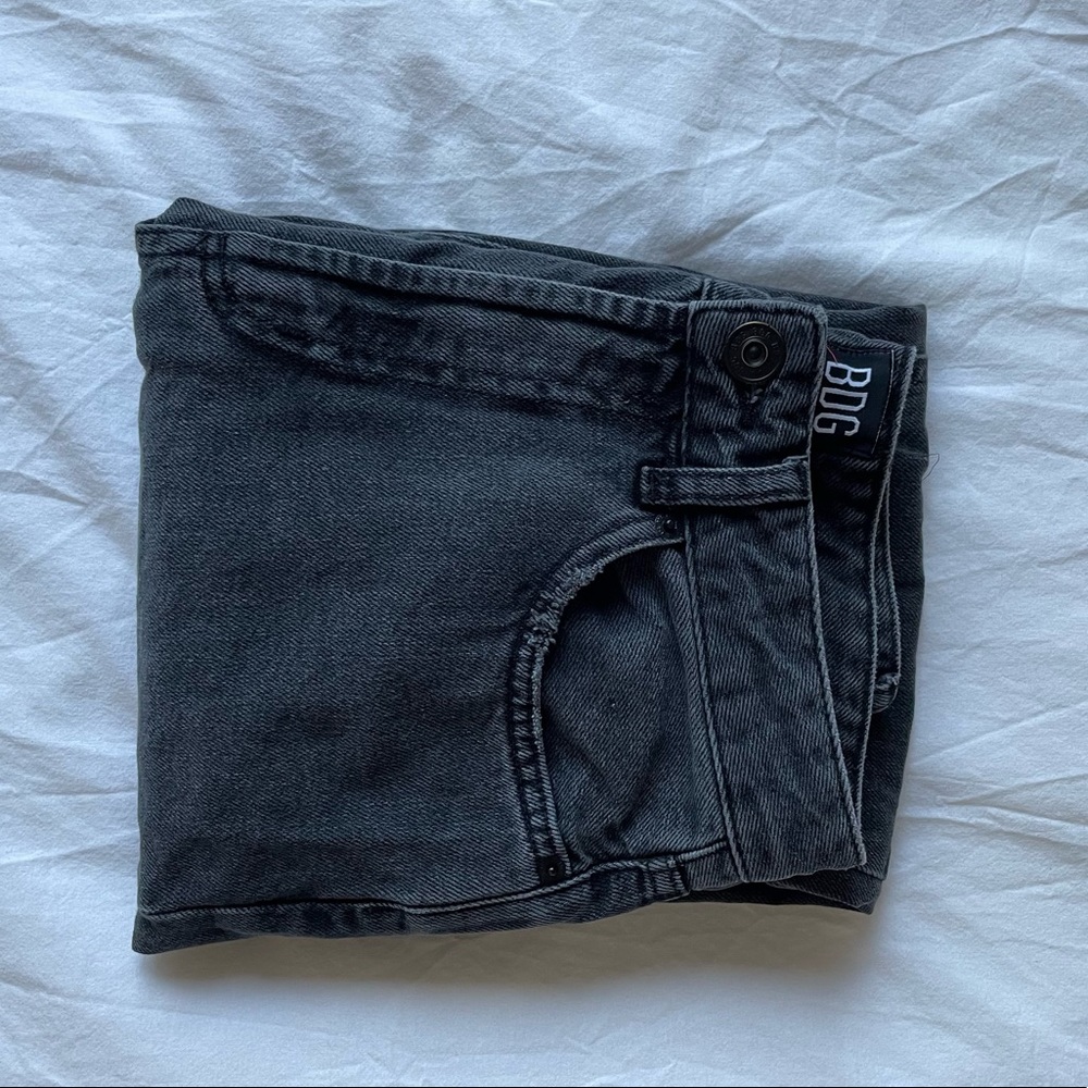 Urban Outfitters BDG Black Mom Jean size 25/26